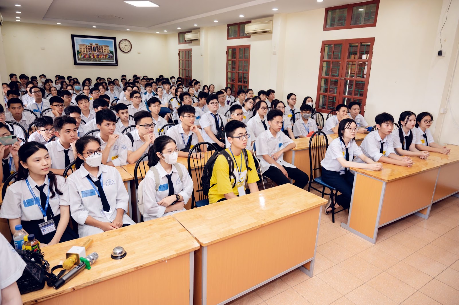 Nhấn để phóng to